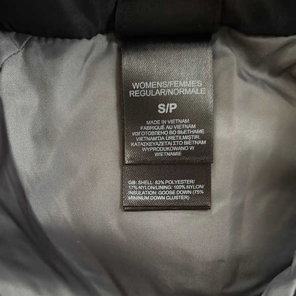 The North Face Women's Quilted Vest - Picture 3 of 4